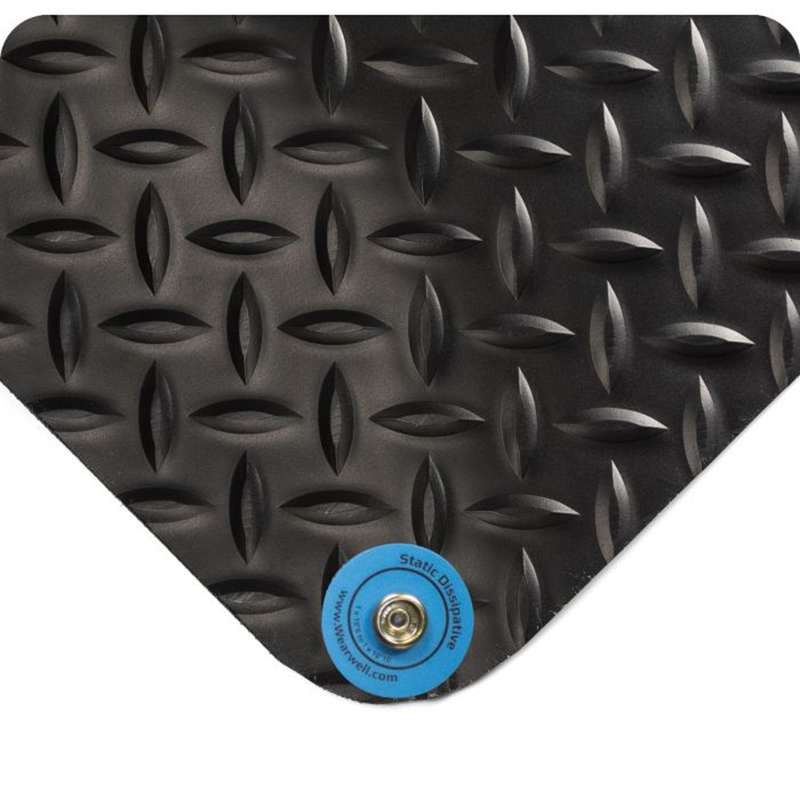 Electrically Conductive Anti-Fatigue, Diamond-Plate with Snap Black, 9/16 in x 3 ft x 12 ft
